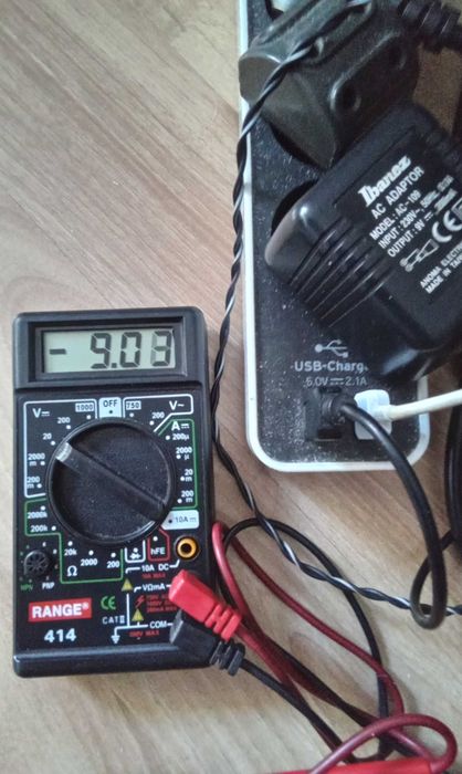 Блок питания для гитарных эффектов Ibanez AC-109 9V 200mA,Made in Taiwan.