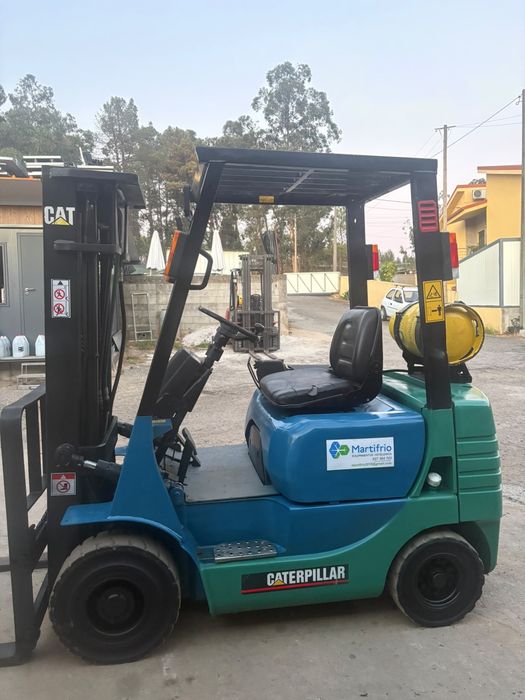 Empilhador Caterpillar GP15 – 1.500 kg