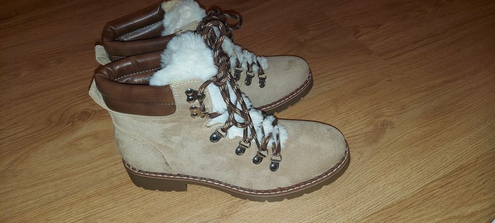 Buty ocieplane  botki traperki wiązane, NOWE rozmiar 40