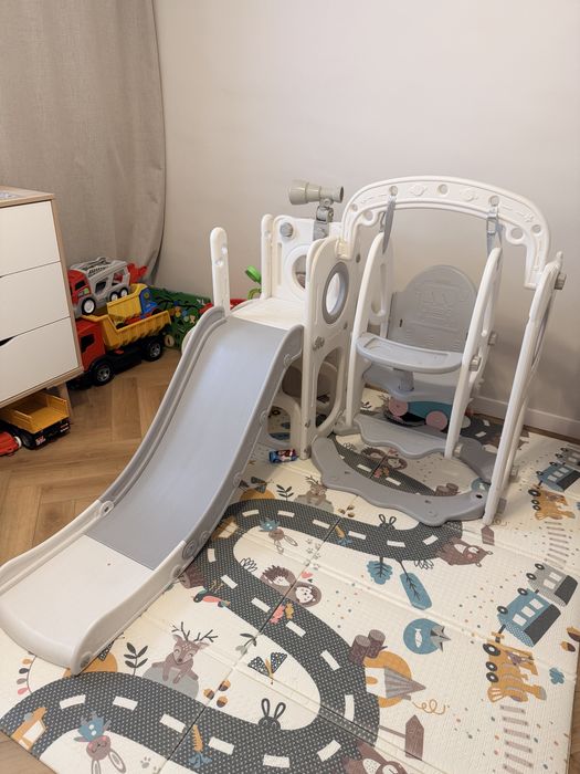 Zjeżdzalnia z huśtawką dla dzieci