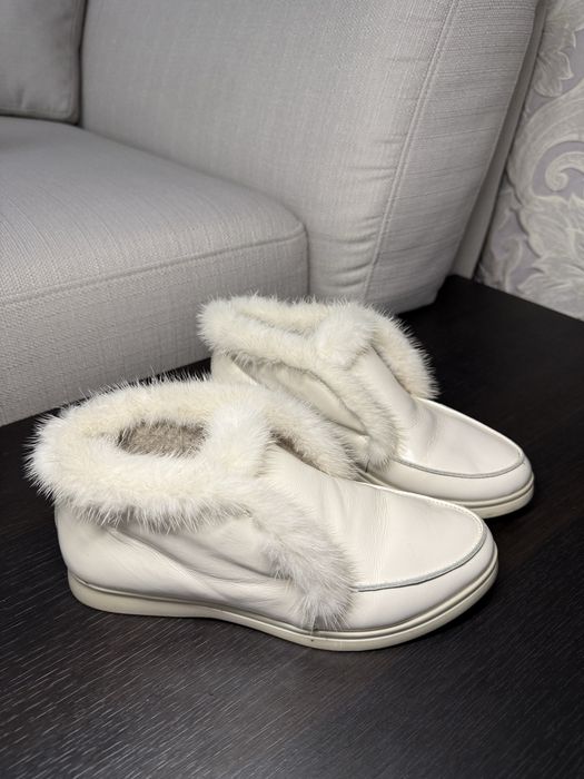 Лофери молочні з натуральної шкіри та хутром норки справжньої