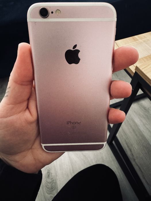 Iphone rożowy 6s