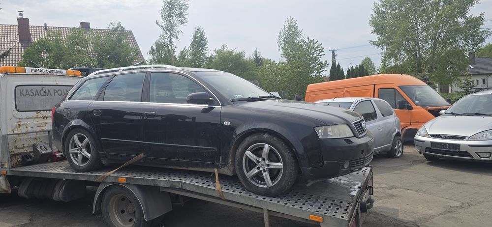 Drzwi maska zderzak lampa silnik 1,8  92 kw Audi  A4 B6 części