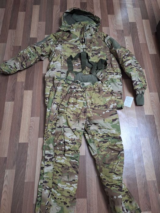 Військова форма.