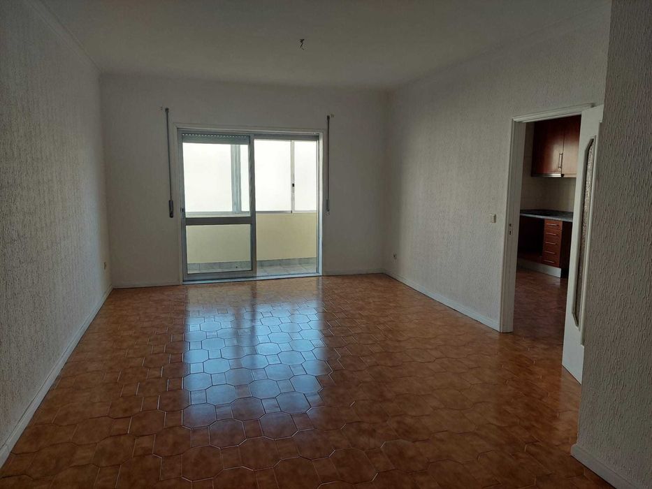 Arrendar T2+1 com Garagem Individual | Águas Santas | Próx. Quinta da Caverneira