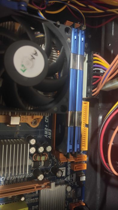 Системний блок /AMD AthlonII x2 B26 3.2GHz /4GB DDR2/ SSD 128 GB + HDD