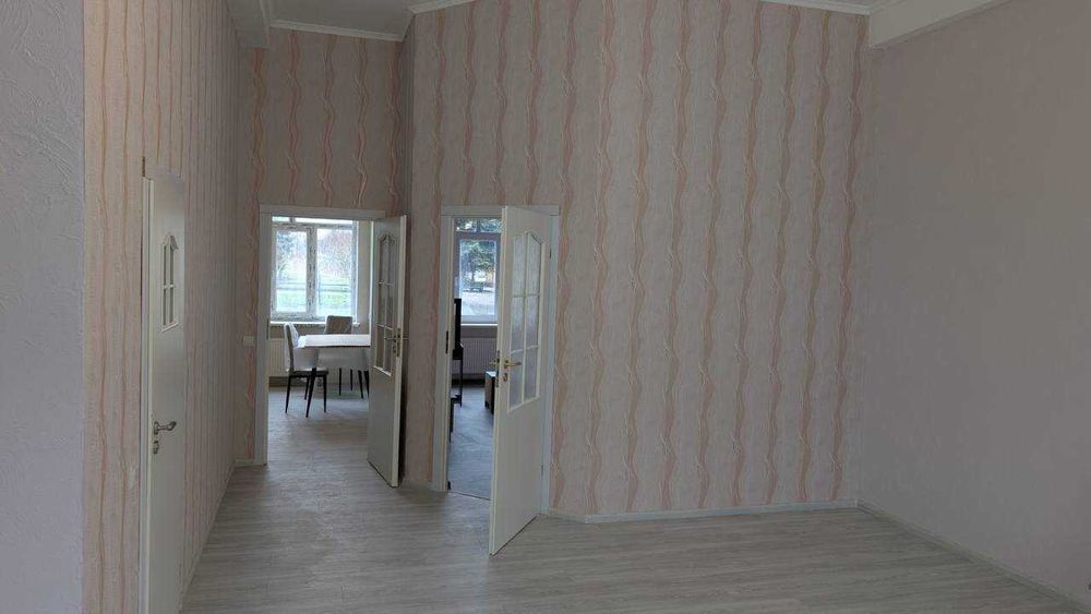 Продам квартиру.При купівлі квартири - в падарунок пральна машинка!