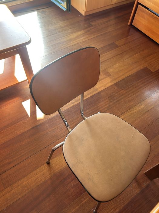 Escrivaninha / Secretária de madeira em ótimo estado