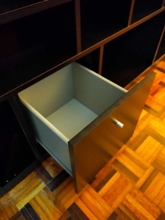 Estante preta IKEA. Negociável.