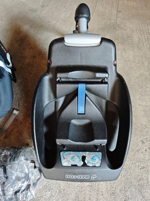 Maxi Cosi Carrinho Zelia 3 + CabrioFix i-Size + Base CabrioFix i-Size