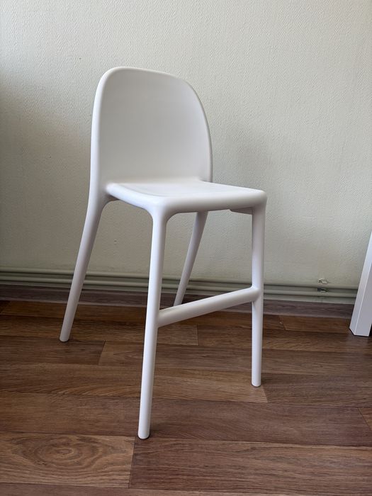 Стілець Ikea Urban білого кольору
