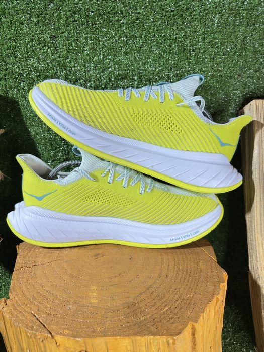 Hoka Carbon X.