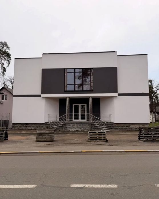 Оренда приміщення 400 м2 поруч з Центральним парком