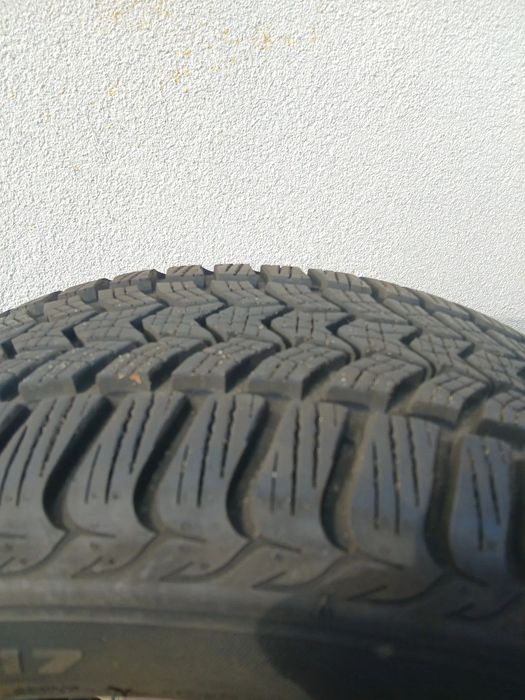 Opony zimowe DĘBICA 215/55R17