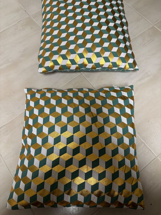 Almofadas com enchimento