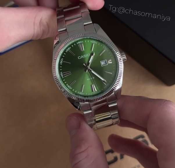 Класичний годинник Casio MTP-1302 з зеленим циферблатом