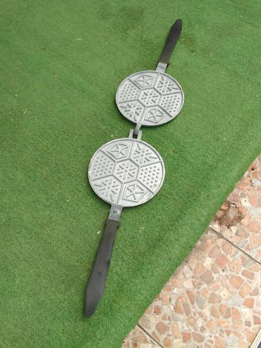 Форма для выпечки вафель.