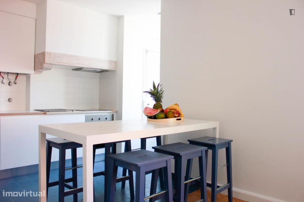 Quarto - localizado em Roma-Areeiro Lisbon