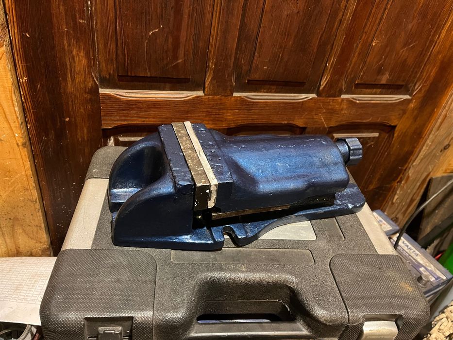 Stare prl narzedzia imadło maszynowe bison