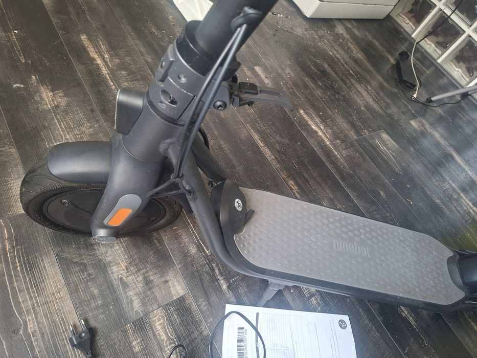 Ninebot,  Modelo F20D