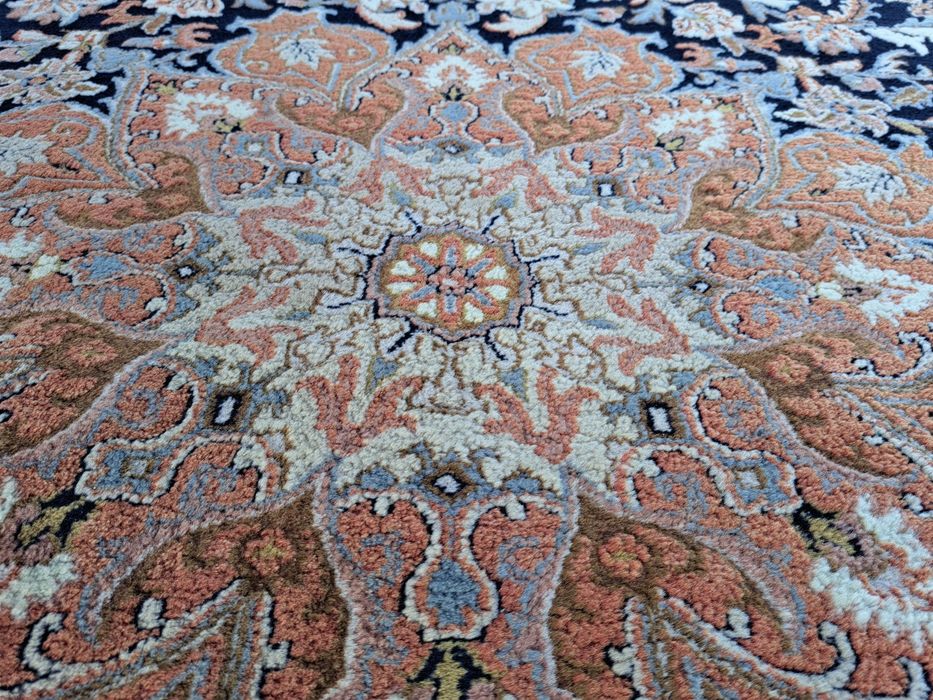 Perski Tabriz 250 × 300 cm – ponadczasowa elegancja w najlepszym wydaniu