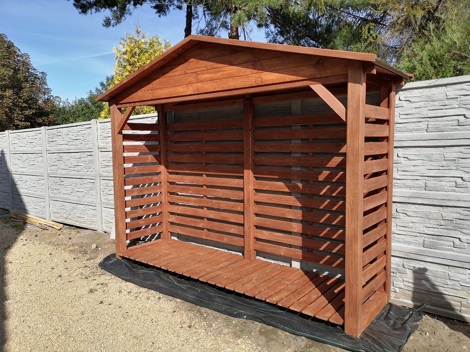 Drewutnia poszerzana 3,14 x 0,8m z dachem prostym dwuspadowym na boki