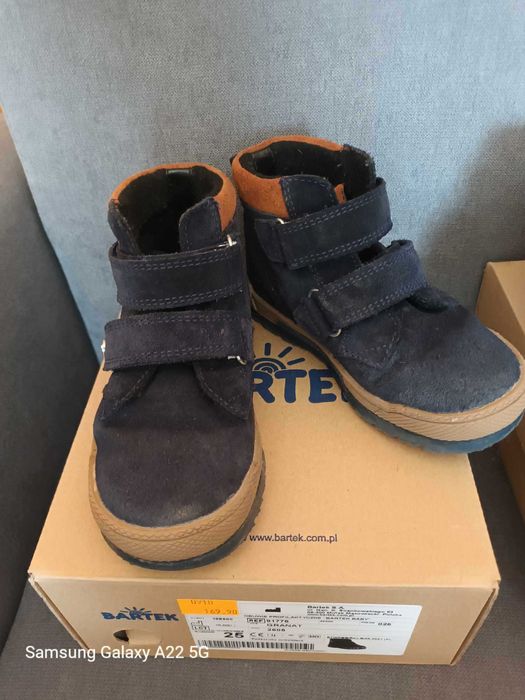 2 pary trzewiki chłopięce Bartek. Rozmiar 25 i 26. Obie pary 150 zł