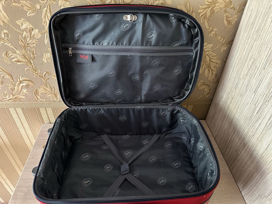 Валіза на колесах 36*22*55