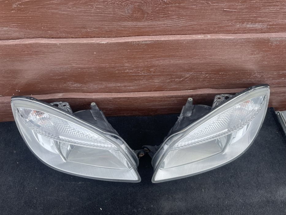 Фари, фара, ліхтарі передні Skoda Fabia 2 Roomster Шкода Фабія 2
