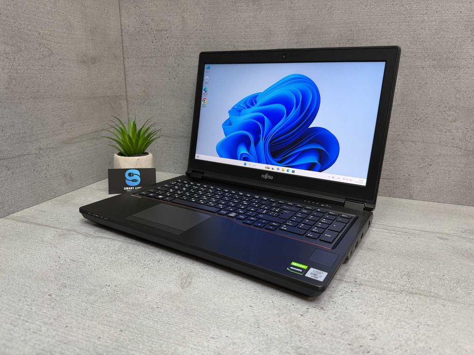 Потужний ноутбук Fujitsu H7510/512gb ssd/Quadro/16gb ddr4/i7-10850H