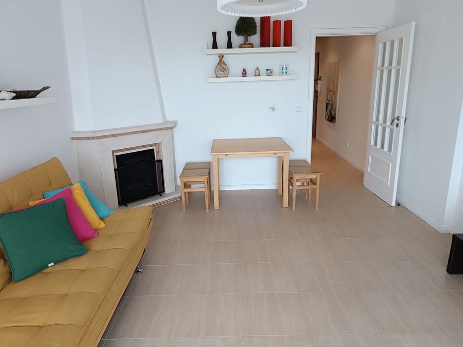 Duplex T1 em Sesimbra com vista mar.