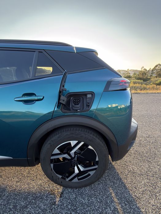 PEUGEOT E-2008 ALLURE 54KWH  2025/01