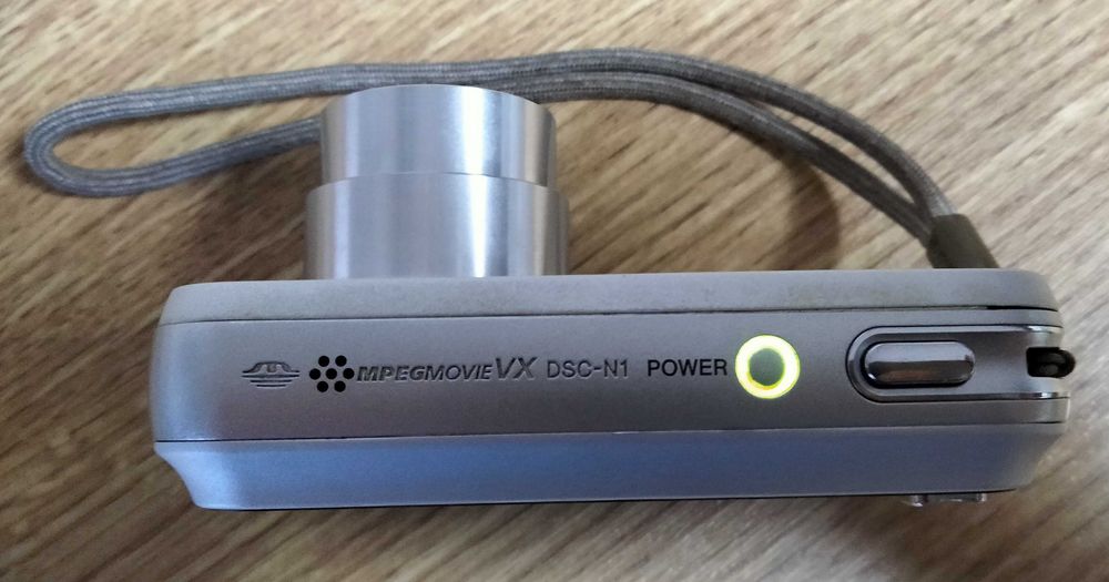 Sony Cyber-Shot N50 DSC 8.1 MP Camara digital