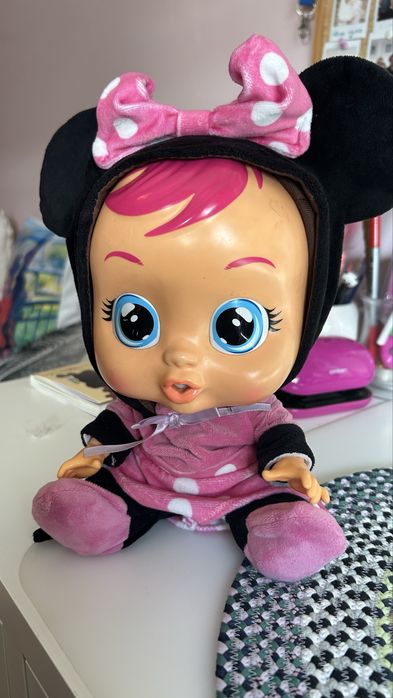 Vendo boneca Cry Babie - minnie mouse