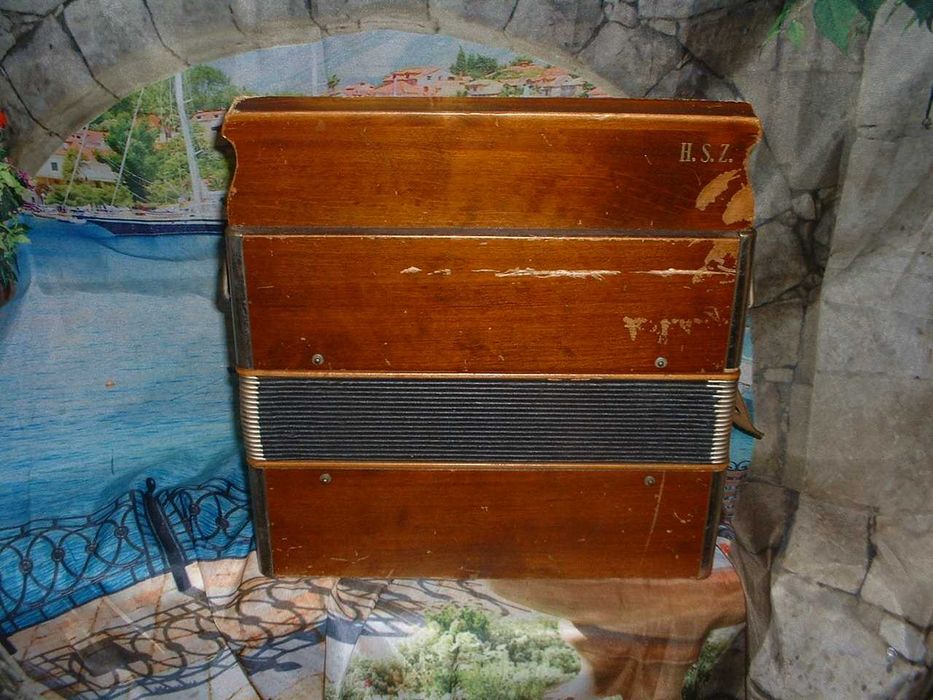 Concertina para venda N, 977