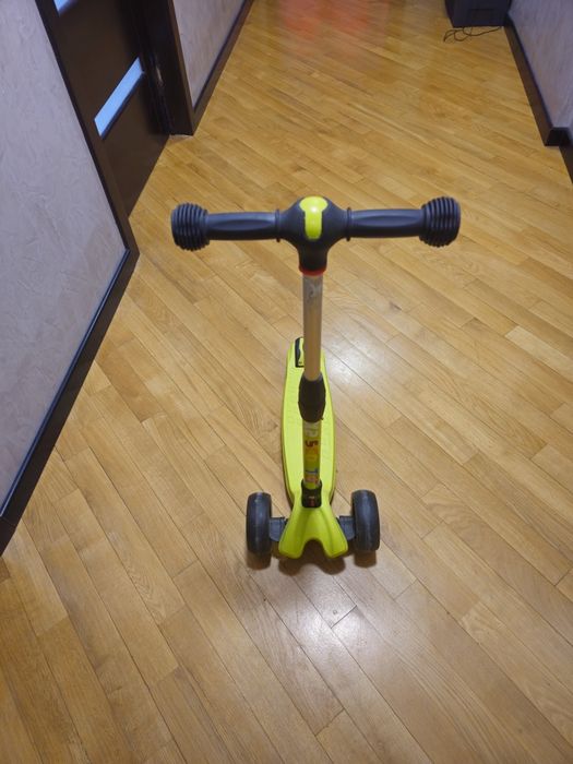 продам самокат трёхколёсный x scooter в очень хорошем состоянии