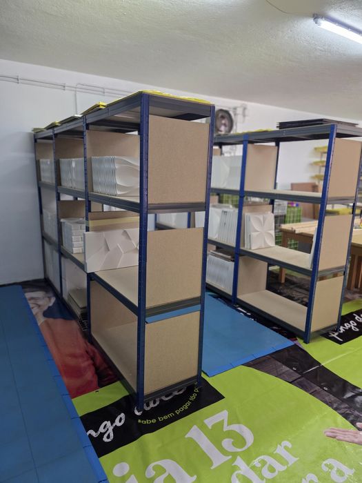 Vende-se negócio dedicada ao fabrico de painéis decorativos em gesso.