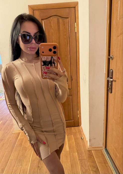 Сукня жіноча бежева