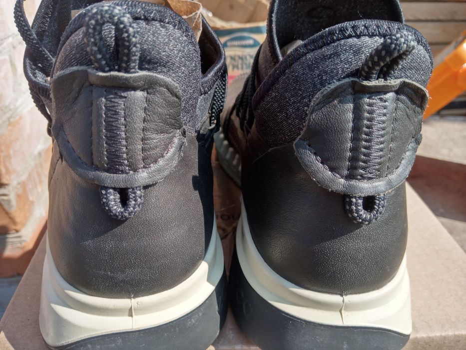 Кросівки    EccO