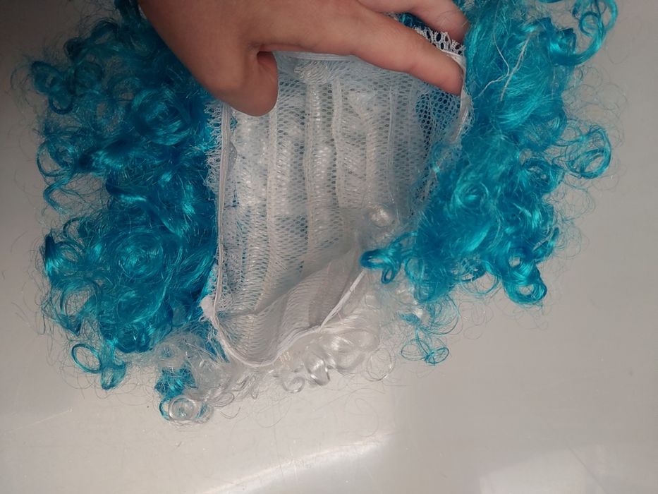 Peruka biało niebieska loki przebranie klauna