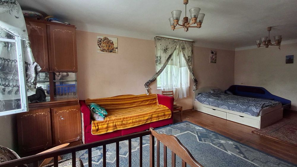 Продається будинок в с.Угринів, 78 м2, ділянка 11,5 соток. Світло газ асфальт будинки