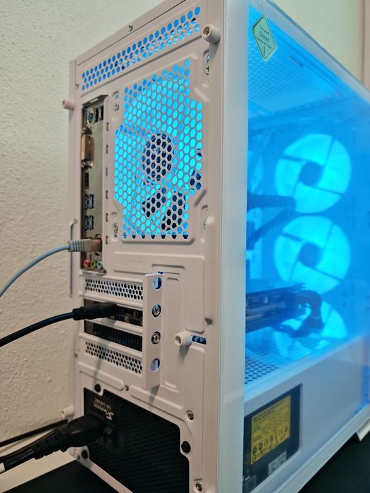 PC gaming Ryzen 5 3600X + RX 5700XT