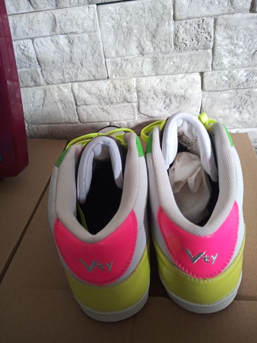 Adidasy damskie neonowe viktory