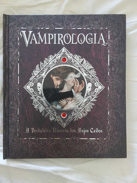 Vampirologia: A Verdadeira História dos Anjos Caídos" (Edição Especial da Brinque-Book). - como novo