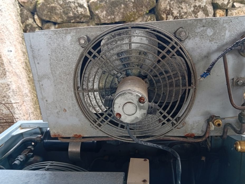 Sistema de frio industrial retirado de caixa isotérmica