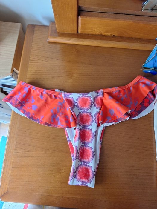 Bikini T: M Carlota Na Praia