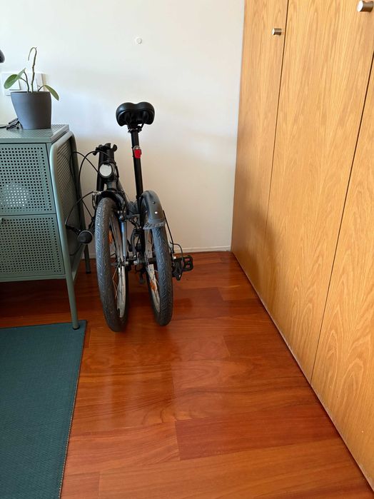 Bicicleta Dobrável BTWIN Cinzenta - Pouco Uso + Cesto