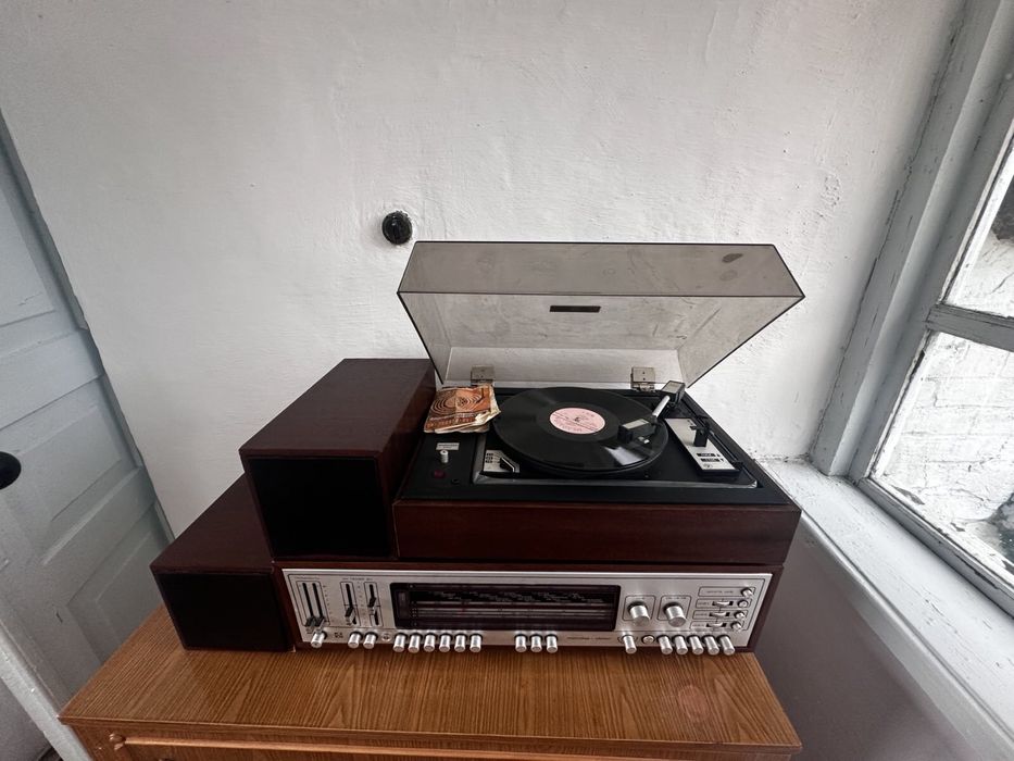 Продаж радіо техніки. Melodija stereo 104