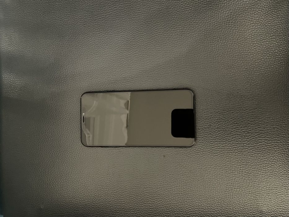 Iphone Xs max 256 gb z etui spigen
