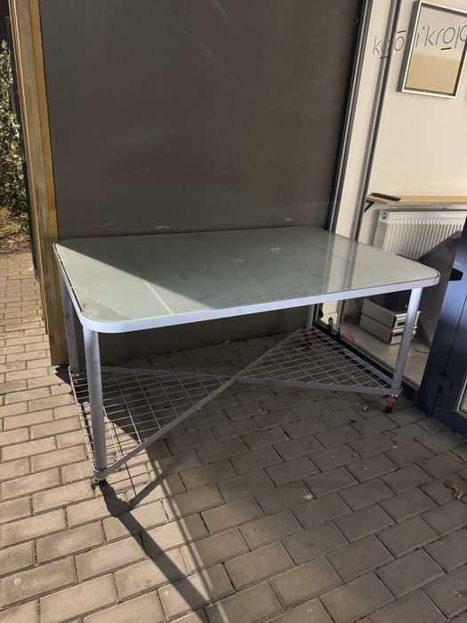Oddam za darmo stół / biurko szklane na metalowym stelażu
